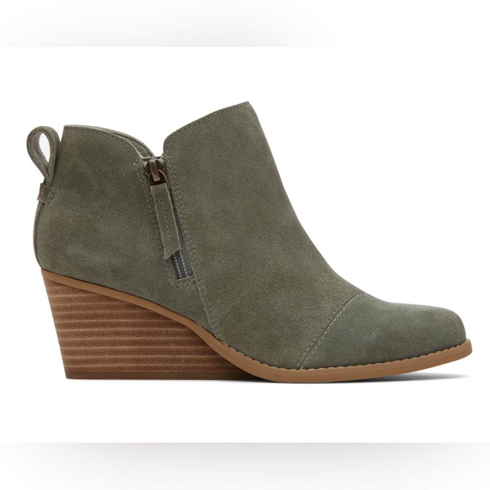 EUC TOMS Goldie Wedge Boot, Vetiver Grey Suede